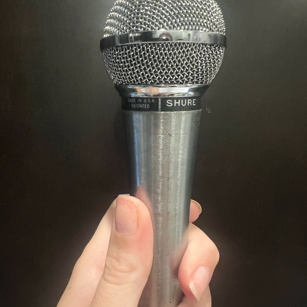 Shure Unisphere Dynamic 588SB Professional Wired Microphone - Picture 3 of 7